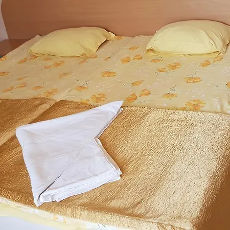 Casa Zdrava ゲストハウス ポモリエ